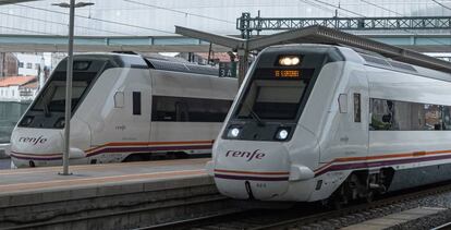 Un tren de Renfe en A Coruña, Galicia.