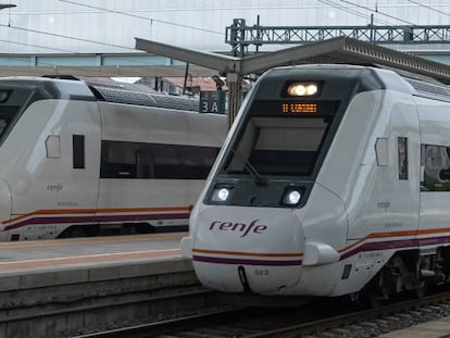 Un tren de Renfe en A Coruña, Galicia.