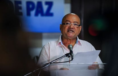 Julián Gallo, también conocido como Carlos Antonio Lozada, durante un anuncio de las FARC.