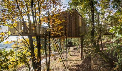 La Cabana das Furnas, una de las Cabañitas del Bosque en Outes.