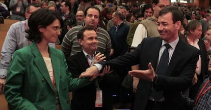 Pilar Sánchez Acera y Tomás Gómez tras conocerse la victoria del secretario general.