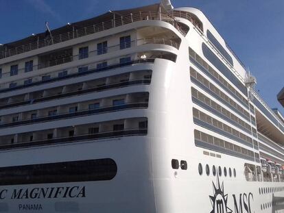El &#039;MSC Magn&iacute;fica&#039; ha realizado hoy su primera escala en el puerto de Valencia.