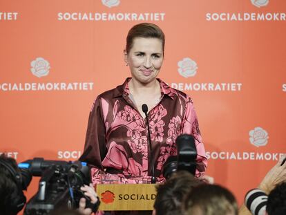 La primera ministra danesa, la socialdemócrata Mette Frederiksen, comparecía ante los medios la madrugada de este miércoles en Copenhague.