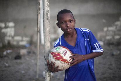 Hamis Kinyenga, de 15 años. Su sueño es convertirse en un jugador profesional y aprovechar la oportunidad que la academia le brinda para aprender otros idiomas.