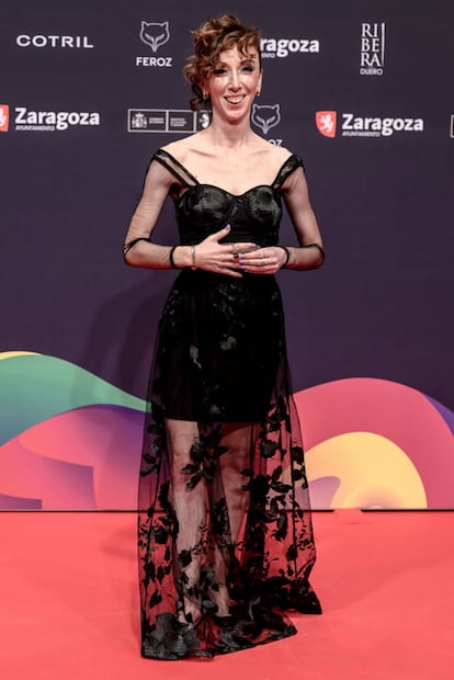 Carolina Rodríguez, nominada a mejor dirección novel, ha apostado por un vestido de Sohuman.