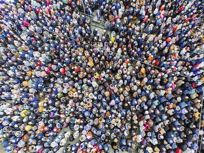 Una localidad reunió recientemente a todos sus tontos en la plaza del pueblo para realizar un recuento exhaustivo.