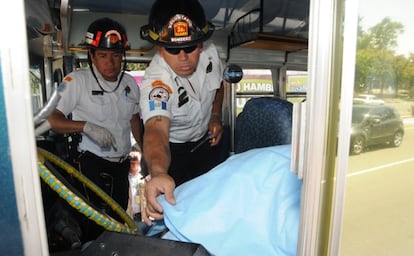 El asesinato de los conductores del servicio colectivo de pasajeros es la manera en que las mafias obligan a los propietarios al pago del chantaje. / NUESTRO DIARIO