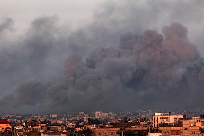 Smoke over the city of Khan Yunis, in southern Gaza, after an Israeli attack on Tuesday.
