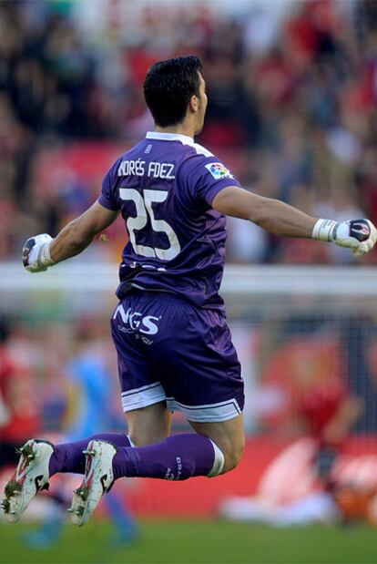 Alex Fernández, portero de Osasuna.