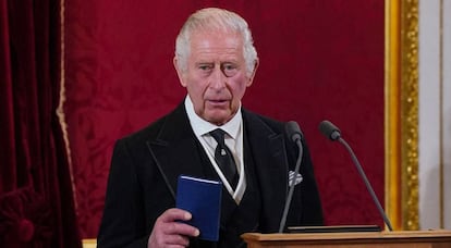 El rey Carlos III, durante su declaración tras ser proclamado rey.
