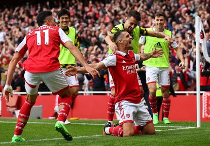 Xhaka celebra su gol ante el Tottenham.