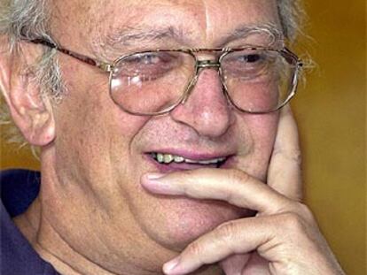 Petros Márkaris.