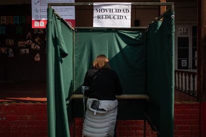 Un total de 2.932 centros de votación abrieron este domingo.