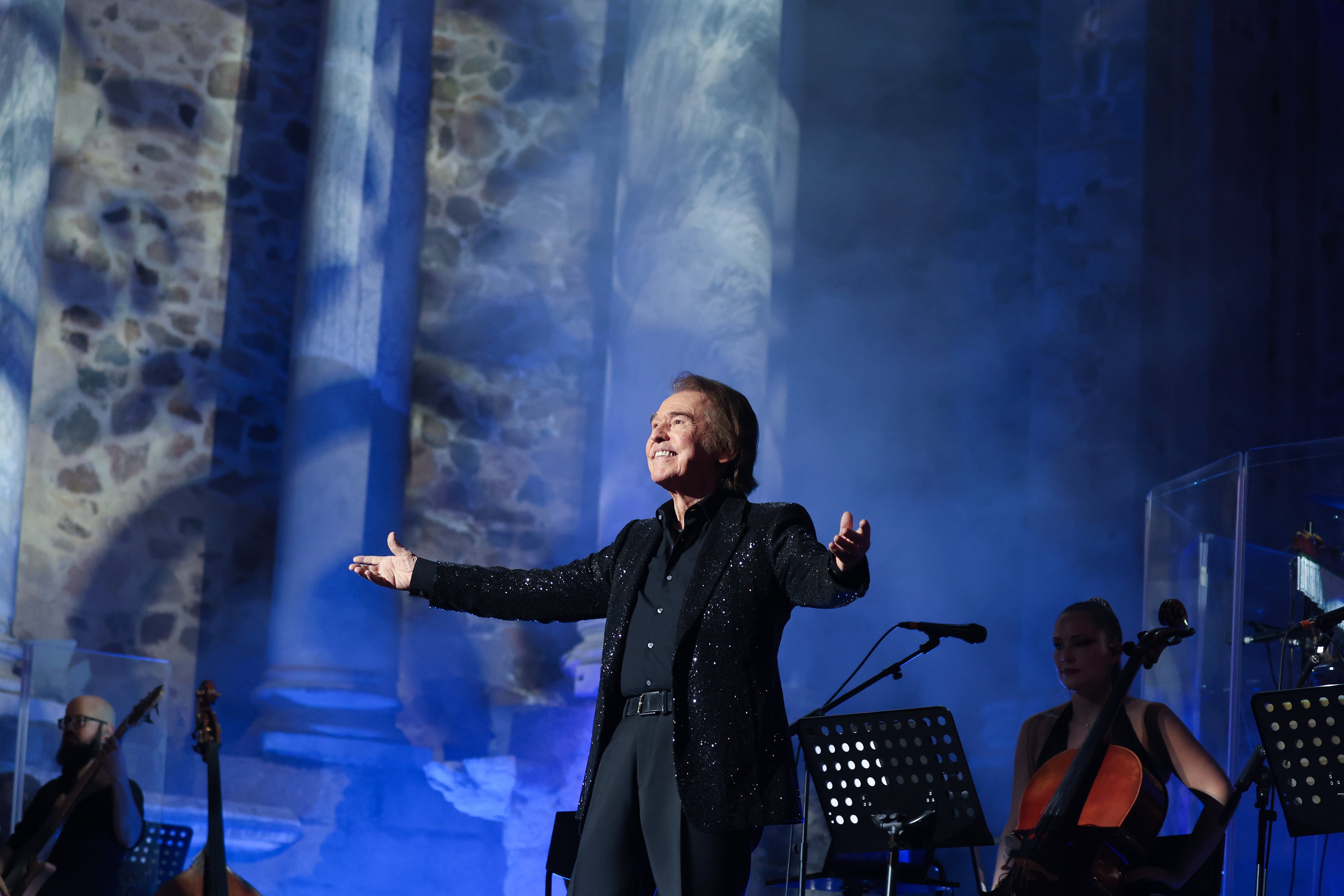 Raphael, redivivo y casi inmortal, regresa a la gloria en el teatro romano de Mérida