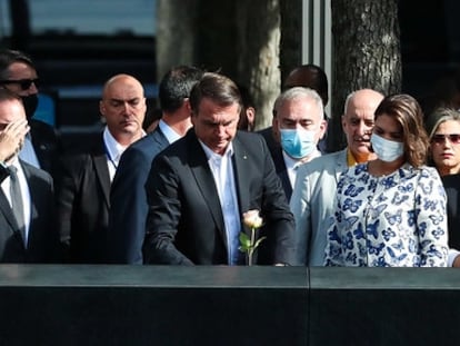 El ministro Marcelo Queiroga está con mascarilla junto al presidente Bolsonaro