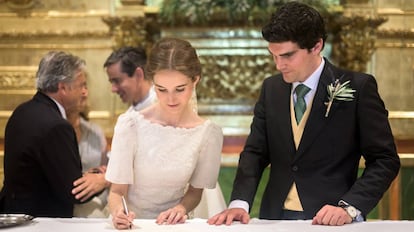 Alejandra Corsini and Alejandro Muñoz on their wedding day.