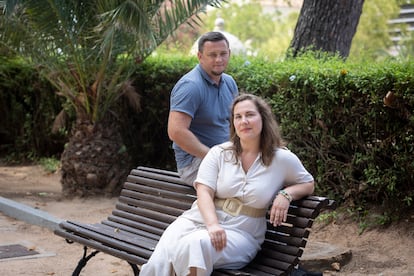 Olesia y Aleksandr, en el parque Ribalta de Castellón de la Plana, el 25 de julio.