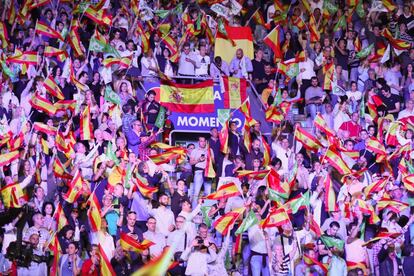 Asistentes al mitin de Vox en el Palacio Vistalegre en Madrid.