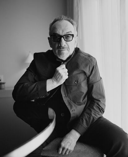 Elvis Costello posa para ICON en Los Ángeles. 