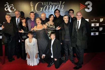 El equipo de <i>Pa negre</i> antes de la gala de los premios Gaudí en la que recibió 13 galardones.