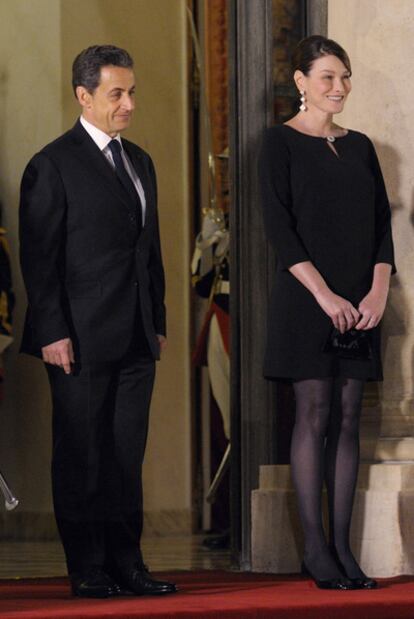 Sarkozy y Bruni durante una cena de gala en el Elíseo el pasado jueves.