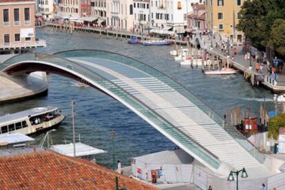 Puente sobre el Gran Canal de Venecia.