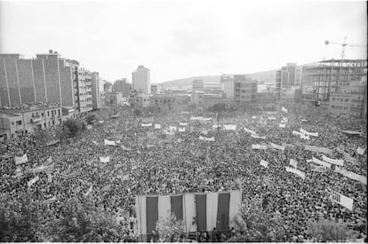 Concentració a la plaça de Catalunya de Sant Boi, la Diada de 1976