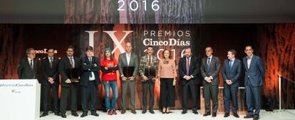 Foto de familia de la pasada edici&oacute;n de los Premios Cinco D&iacute;as a la Innovaci&oacute;n Empresarial.