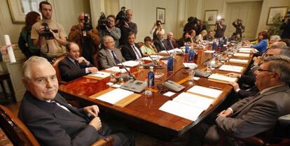 Sesión del pleno del Consejo General del Poder Judicial en 2008. En primer término, el presidente, Carlos Dívar.