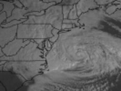 Obama visita Nueva Jersey, la zona cero de la tormenta, este miércoles. La Bolsa de Nueva York y el Nasdaq retoman hoy la negociación de acciones