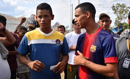 Jean Carlos César Parra (i) y Jorge Luis González, este domingo en Pacaraima (Brasil).