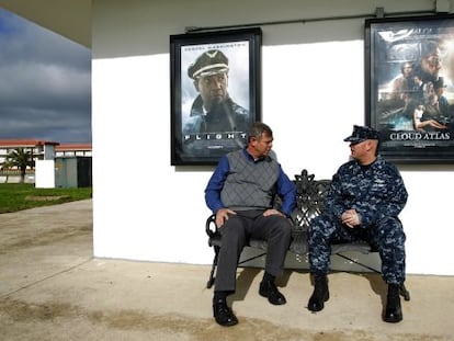 US military veteran Tom Brenan welcomes a recent newcomer to Rota.