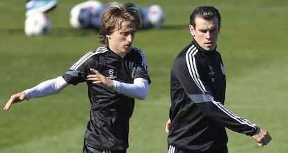 Modric y Bale durante un entrenamiento.
