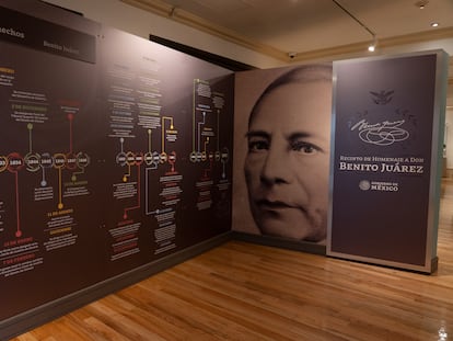 Recinto de Homenaje a Don Benito Juárez. La Secretaría de Hacienda y Crédito Público (SHCP), a través de la Dirección General de Promoción Cultural y Acervo Patrimonial y de la Conservaduría de Palacio Nacional, estuvo a cargo de la renovación curatorial y museográfica del espacio fundado en 1957 y dedicado a Don Benito Juárez. En conmemoración del 150 aniversario luctuoso del Benemérito de las Américas (21 de marzo de 1806-18 de julio de 1872).
El Recinto de Homenaje a Don Benito Juárez modifica completamente su exposición permanente. La muestra presenta 651 objetos de los cuales 588 pertenecen a las colecciones de la SHCP y 63 fueron prestados por 16 instituciones públicas y 4 privadas, divididos en cuatro módulos temáticos.