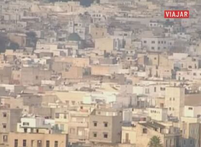 De la ciudad vieja o medina a la ciudad nueva, repleta de edificios coloniales.