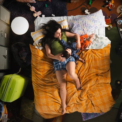 Artículo de EL PAÍS Escaparate que describe la serie de estreno 'Yo siempre a veces', emitida en Movistar Plus+