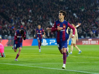 João Félix marca el segundo gol del Barcelona ante el Oporto.