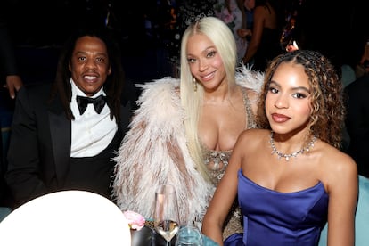 Jay-Z, Beyonc y su hija mayor, Blue Ivy Carter, en los 67? Grammy, celebrados en el Crypto.com Arena de Los ?ngeles el 2 de febrero de 2025.