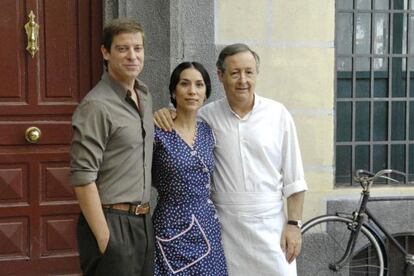 Manuel Baqueiro, Itziar Miranda y José Antonio Sayagués, protagonistas de 'Amar en tiempos revueltos'