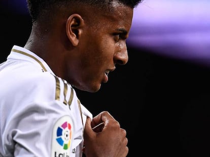 Rodrygo celebra uno de sus goles contra el Galatasaray en el Santiago Bernabéu.