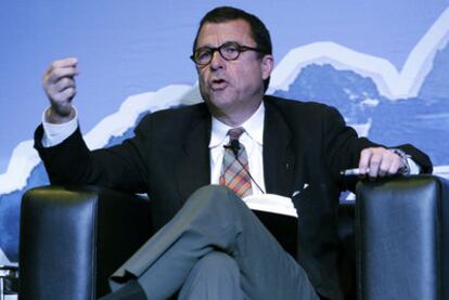 Sebastián Edwards, durante  en el encuentro <i>Chile, puerta de América</i>, celebrado en Santiago el 14 de diciembre.