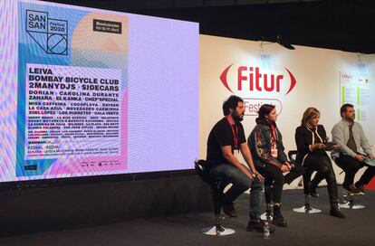 El Kanka, Rizha, la alcaldesa de Benicàssim Susana Marqués, y el responsable del SanSan Festival, Roberto Recuero, en la presentación del festival en Fitur Festivales.