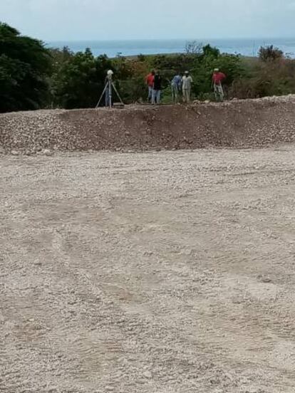 Desarrollo de las obras del reservorio de agua de la Asociación Félix Ortiz en Barrera (República Dominicana).