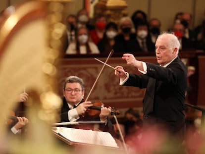 Daniel Barenboim, al frente de la Filarmónica de Viena, este sábado 1 de enero de 2022.