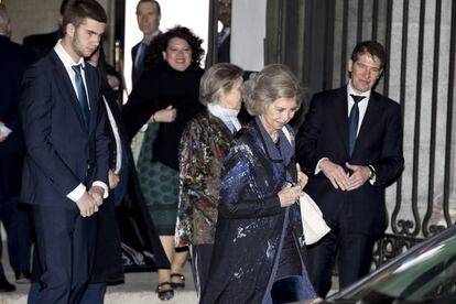 La reina Sofía, su hermana Irene y su nieto Juan.