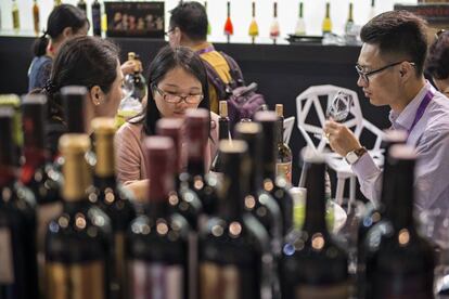 Cata de vinos espa&ntilde;oles en la feria de Interwine en Guangzhou