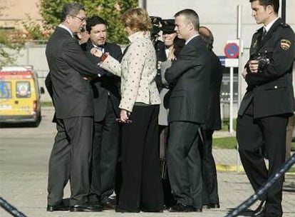 Alberto Ruiz-Gallardón y Esperanza Aguirre, durante la presentación de 900 agentes de Policía destinados a Madrid el día 13.