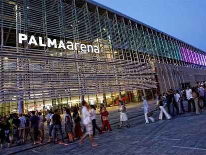 Colas para asistir a un concierto en el pabellón Palma Arena de Palma.