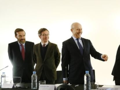 Desde la izquierda, Guillermo de la Dehesa, Jos&eacute; Mar&iacute;a Lasalle, Soledad Lorenzo y Manuel Borja-Villel, durante la firma del dep&oacute;sito.