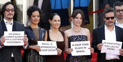 Protestas del elenco de 'Aquarius' en Cannes